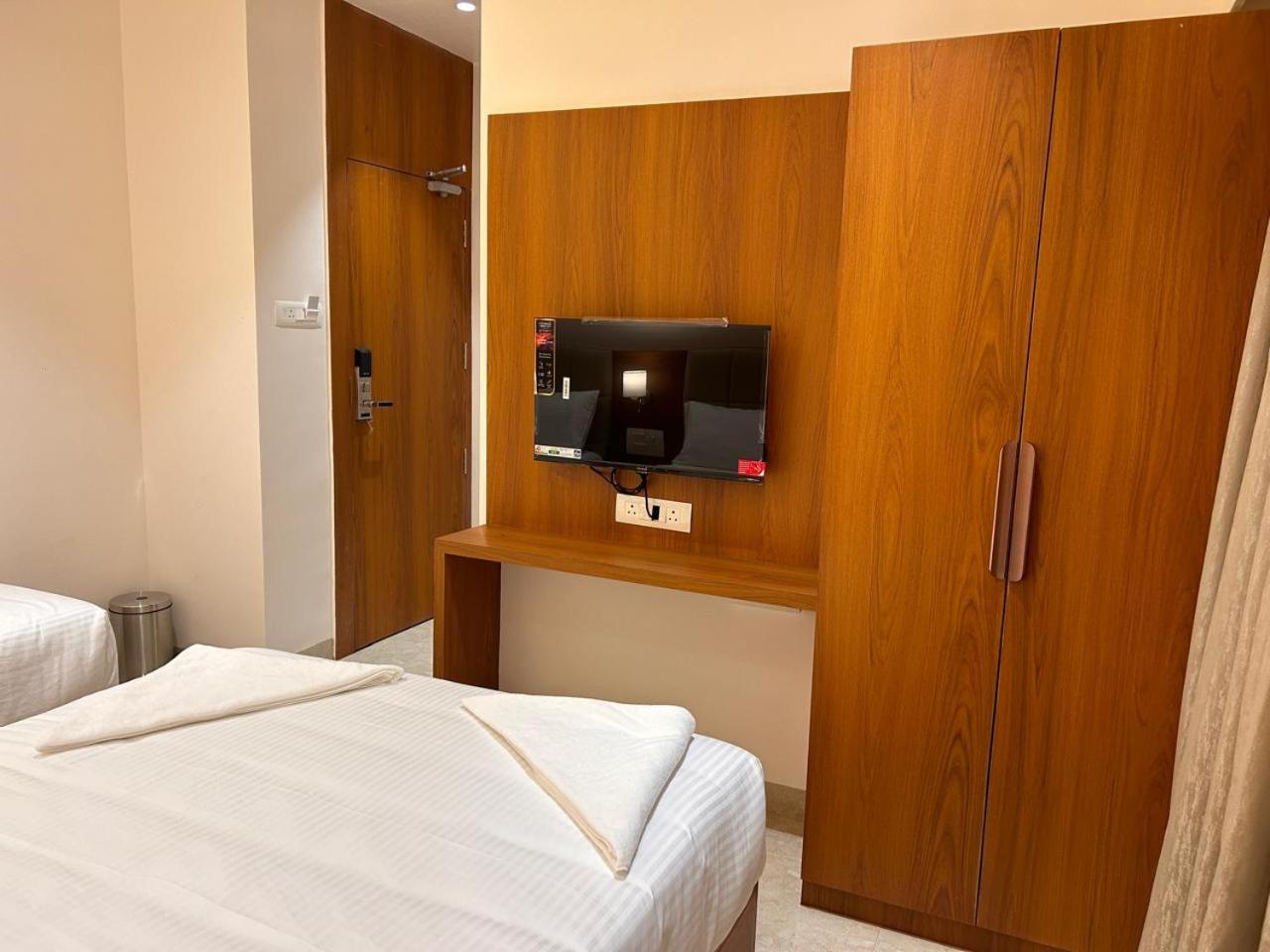 Hotel Neem Heritage Sirdi Kültér fotó