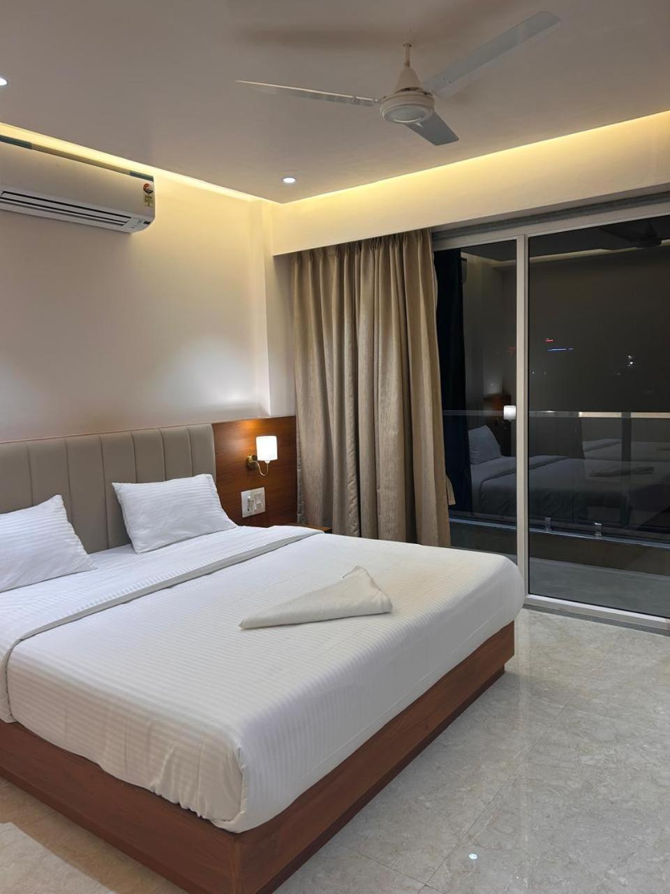 Hotel Neem Heritage Sirdi Kültér fotó