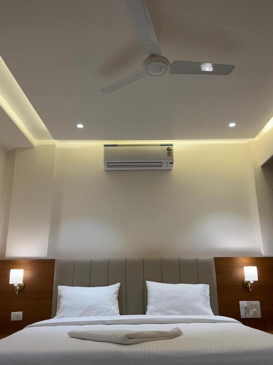 Hotel Neem Heritage Sirdi Kültér fotó