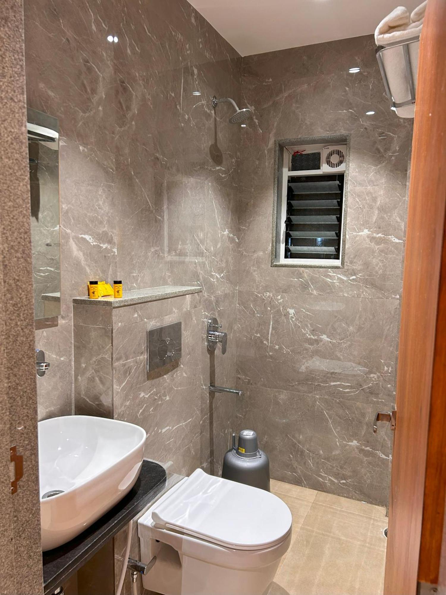 Hotel Neem Heritage Sirdi Kültér fotó