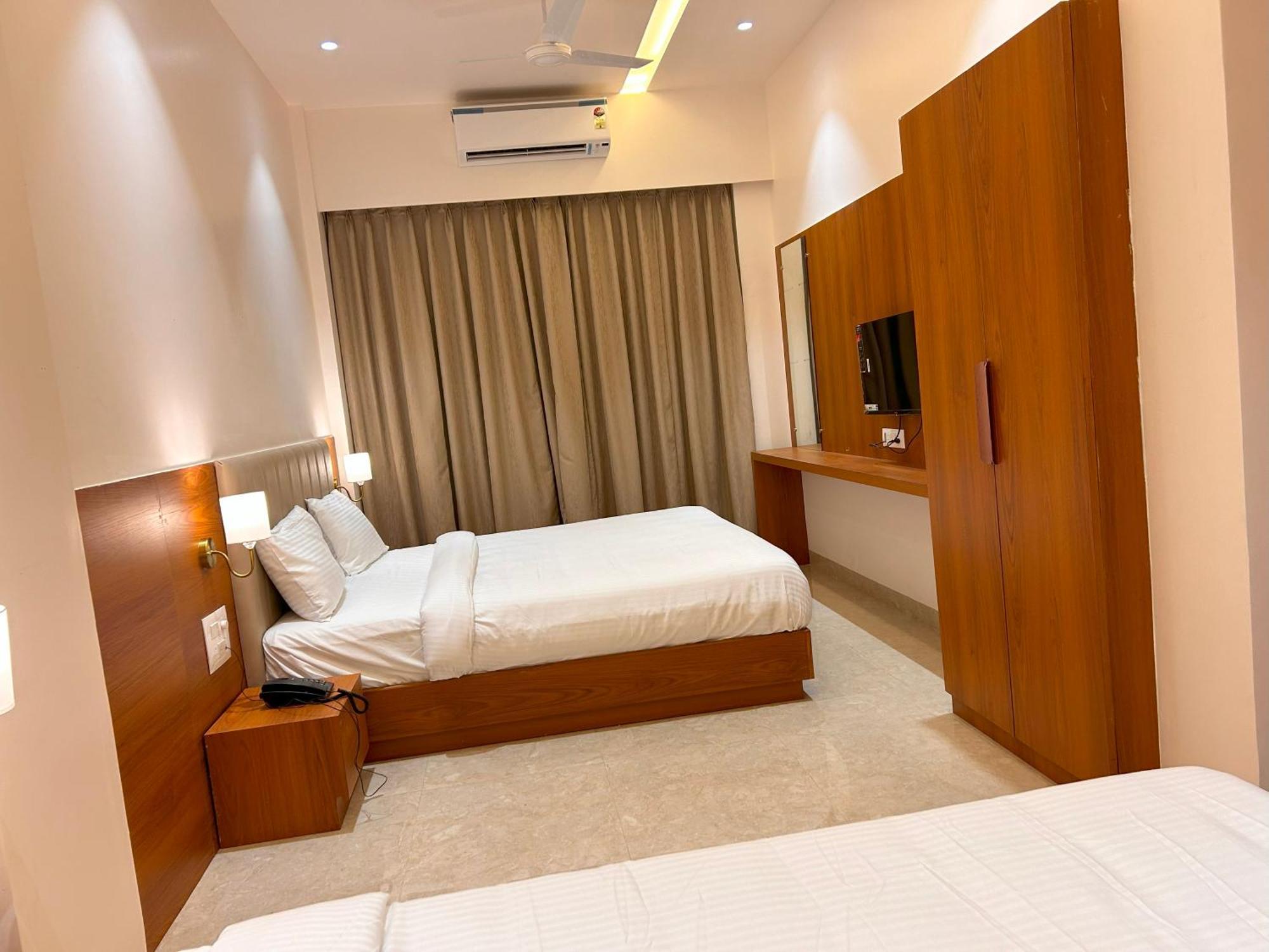 Hotel Neem Heritage Sirdi Kültér fotó